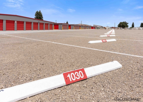 Facility photo: //images.sparefoot.com/medium/236657693a777cf0b09.jpg