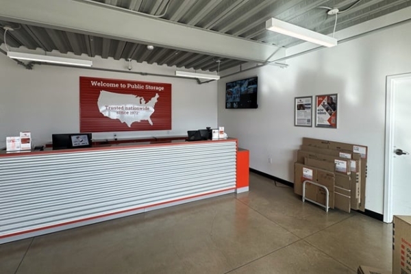Facility photo: //images.sparefoot.com/medium/23667969f89cbe7dc50.jpg