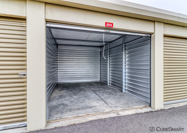 Facility photo: //images.sparefoot.com/medium/23670669fc467f26b73.jpg