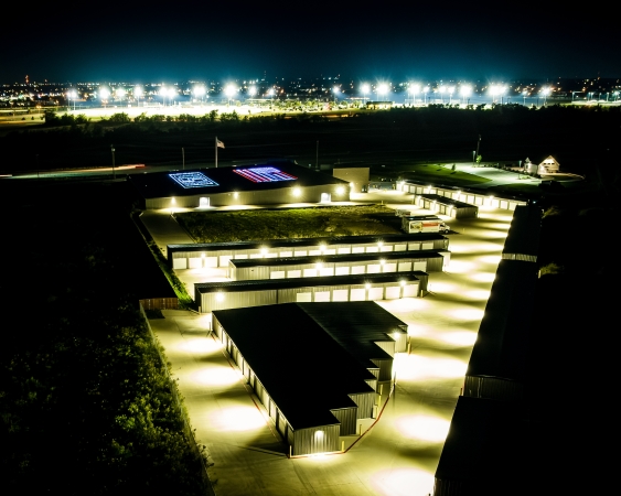 Facility photo: //images.sparefoot.com/medium/2368116913561d9ac9a.jpg