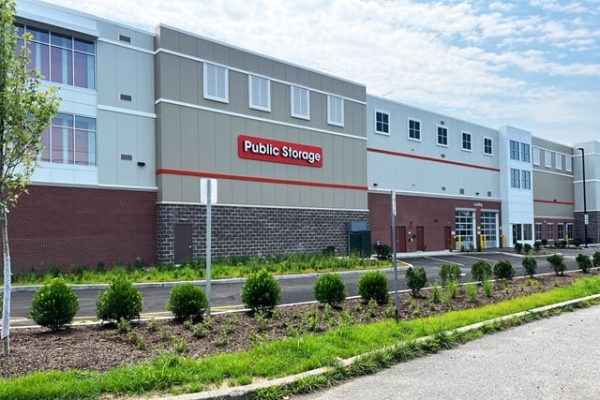 Facility photo: //images.sparefoot.com/medium/236868688e0e51385e7.jpg