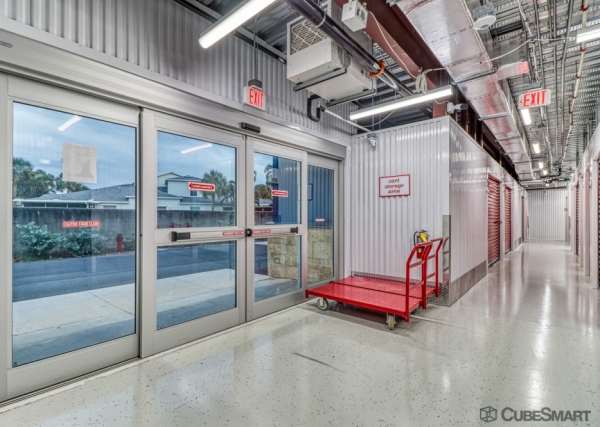 Facility photo: //images.sparefoot.com/medium/23688368945d80edd87.jpg