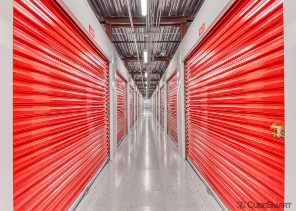 Facility photo: //images.sparefoot.com/medium/23688369e08f391dc53.jpg