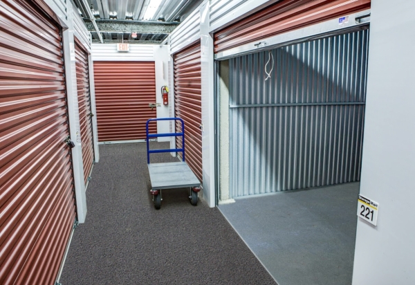 Storage Units at StorageMart - S South Chicago Ave - 6932 South South Chicago Avenue
