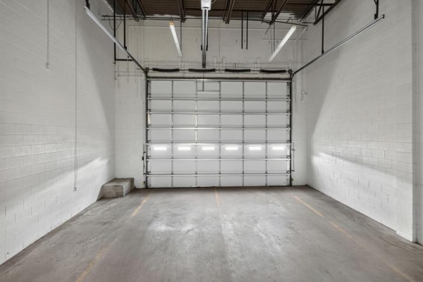 Facility photo: //images.sparefoot.com/medium/2369846a4e5ac90145d.jpg