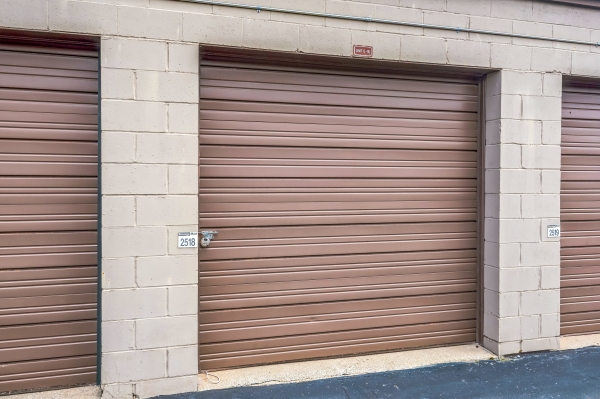 Facility photo: //images.sparefoot.com/medium/237005688bdfffc94e5.jpg