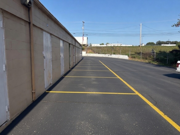 Facility photo: //images.sparefoot.com/medium/2370376a0b2bf4c7627.jpg