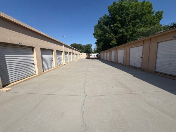Facility photo: //images.sparefoot.com/medium/2370386a0c771746da5.jpg
