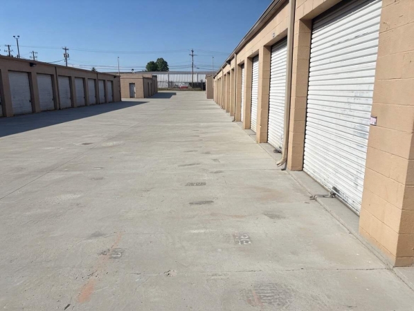 Facility photo: //images.sparefoot.com/medium/2370386a0c7718596bf.jpg