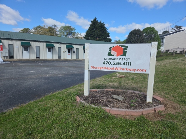 Facility photo: //images.sparefoot.com/medium/2370406a0b80f05b2e2.jpg