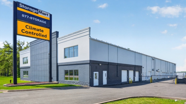 Facility photo: //images.sparefoot.com/medium/2370516a3ea524013a7.jpg