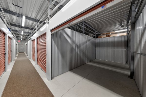 Facility photo: //images.sparefoot.com/medium/2370516a3ea52598633.jpg