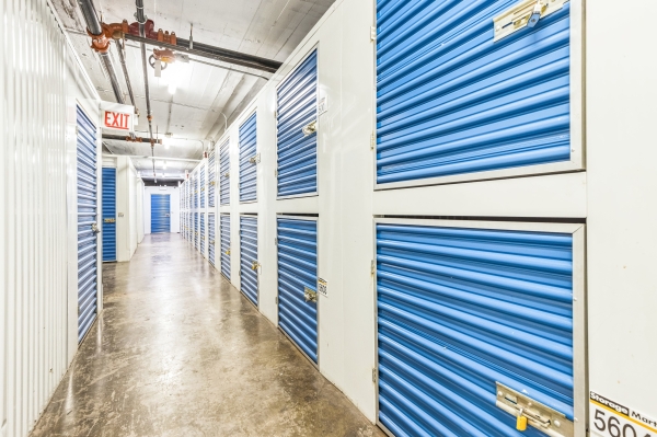 Facility photo: //images.sparefoot.com/medium/237057688bd49992ee7.jpg