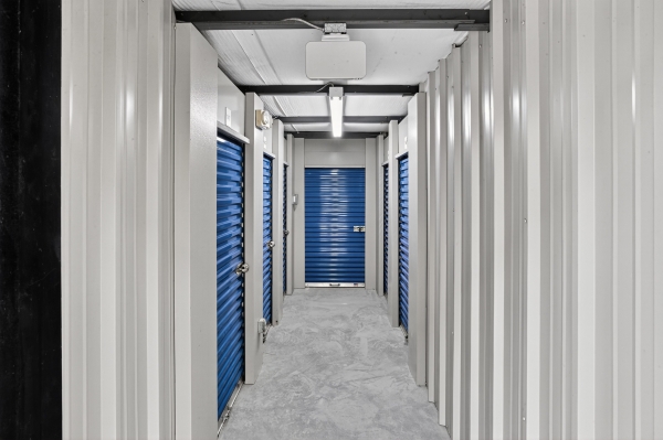 Facility photo: //images.sparefoot.com/medium/237059690bc4cceb9a9.jpg