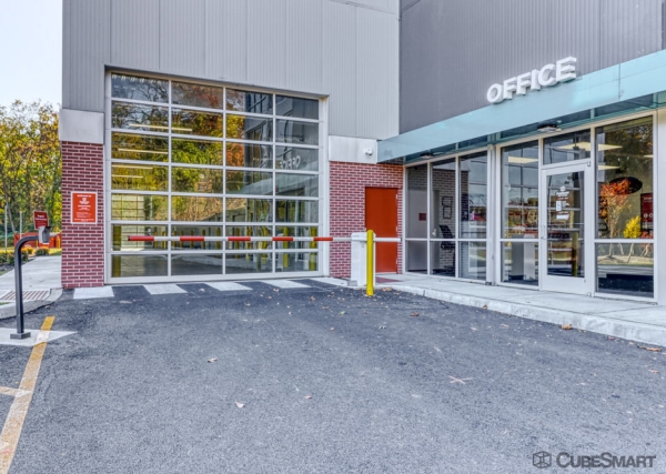 Facility photo: //images.sparefoot.com/medium/2370996914594b8a336.jpg