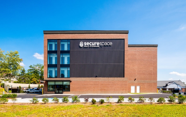 Facility photo: //images.sparefoot.com/medium/23711269f562fe1ff6d.jpg