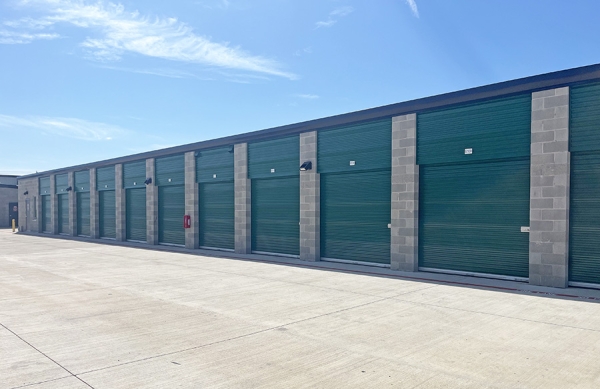 Facility photo: //images.sparefoot.com/medium/237180672e2aa204920.jpg