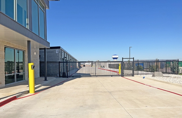 Facility photo: //images.sparefoot.com/medium/237180672e2aa5ce8d3.jpg