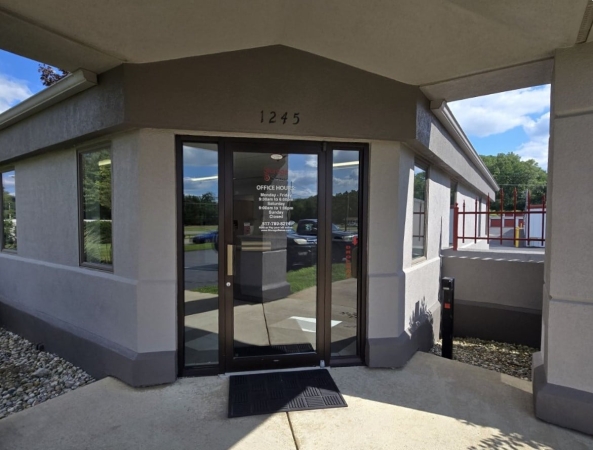 Facility photo: //images.sparefoot.com/medium/237181688795d78abe1.jpg