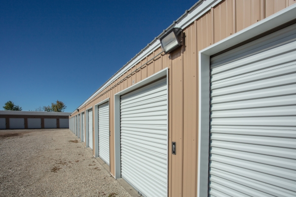 Facility photo: //images.sparefoot.com/medium/237185690a76652785b.jpg