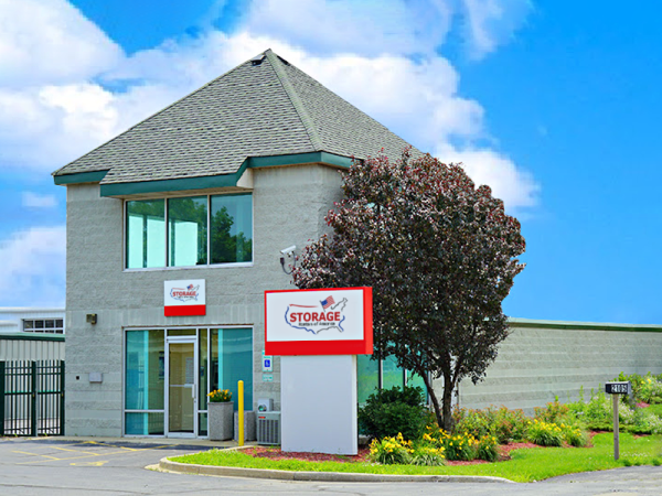 Storage Units at Storage Rentals of America - Woodstock - Washington St. - 740 Washington Street