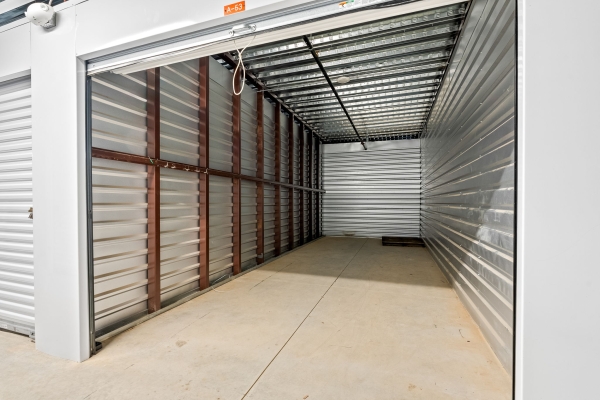 Facility photo: //images.sparefoot.com/medium/237244687e4e0a129a4.jpeg