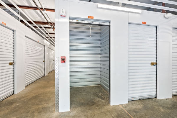 Facility photo: //images.sparefoot.com/medium/237244687e620876045.jpeg