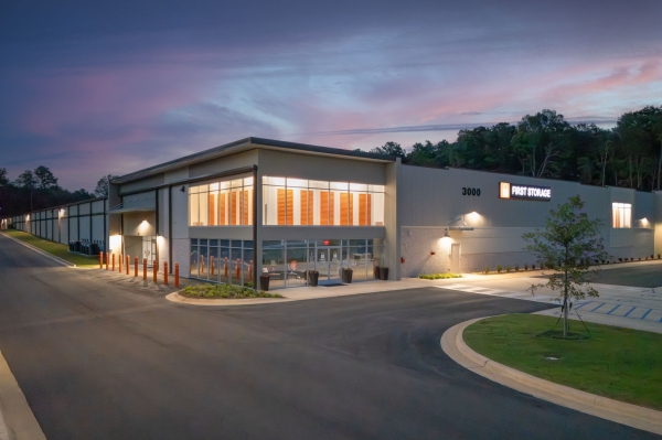 Facility photo: //images.sparefoot.com/medium/237244687e6263a97ef.jpg