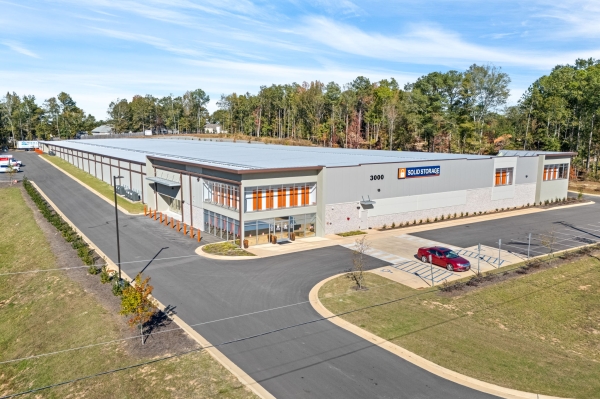 Facility photo: //images.sparefoot.com/medium/237244691dedc6c5f86.jpg