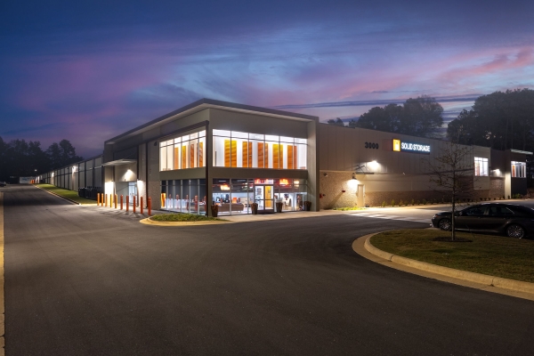 Facility photo: //images.sparefoot.com/medium/237244691dedcb4e20f.jpg