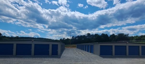 Facility photo: //images.sparefoot.com/medium/23727966a306d828a42.png