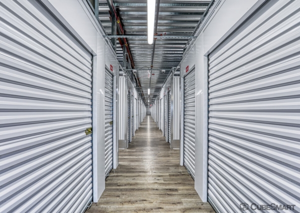 Facility photo: //images.sparefoot.com/medium/237295688c778605283.jpg