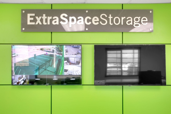 Facility photo: //images.sparefoot.com/medium/2373456994316a666cf.jpg