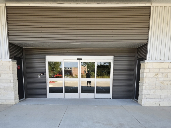 Facility photo: //images.sparefoot.com/medium/2373556994314f435c0.jpg