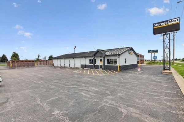 Facility photo: //images.sparefoot.com/medium/2374036a554f83c58eb.jpg
