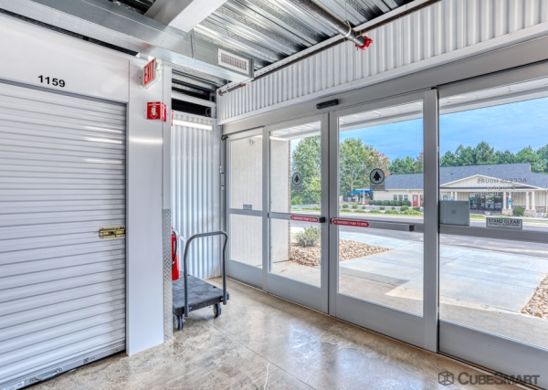 Facility photo: //images.sparefoot.com/medium/237419690323b77b797.jpg