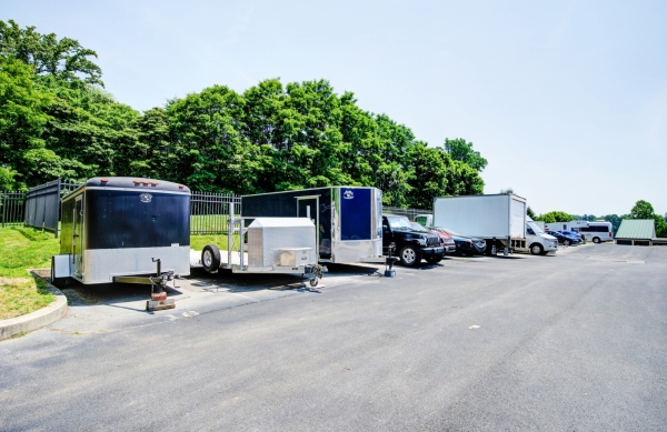 Facility photo: //images.sparefoot.com/medium/237428687eb47b00b5f.jpg