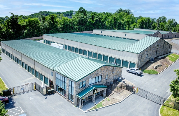 Facility photo: //images.sparefoot.com/medium/237428687eb47dc55ab.jpg