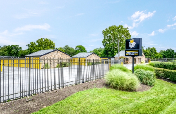 Facility photo: //images.sparefoot.com/medium/237432687eb98ba0630.jpg