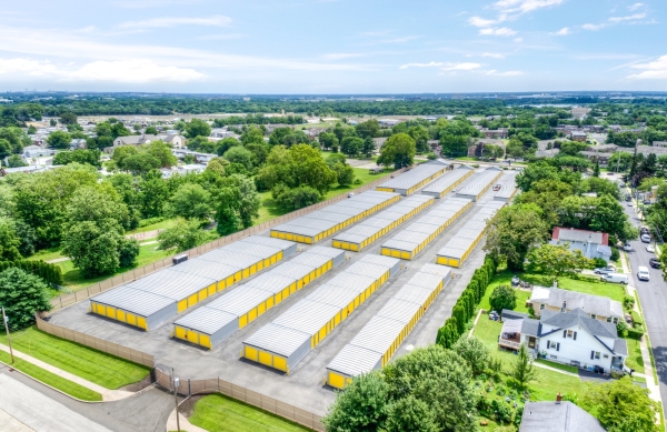 Facility photo: //images.sparefoot.com/medium/237432687eb98dc2251.jpg