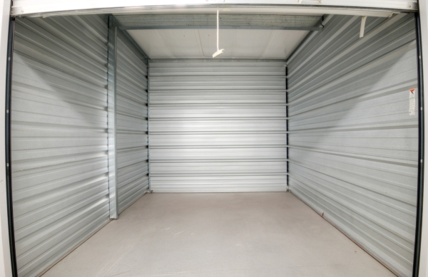 Facility photo: //images.sparefoot.com/medium/237432687eba0345d4f.jpg