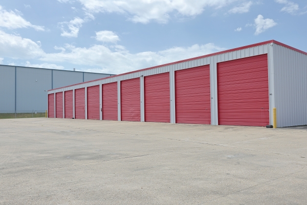 Facility photo: //images.sparefoot.com/medium/237434690cd720760a6.jpg