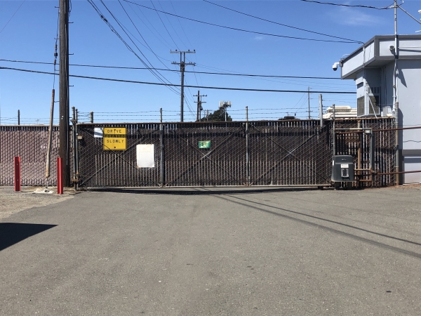 Facility photo: //images.sparefoot.com/medium/23744266b2676d4b3c5.jpeg