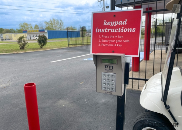 Facility photo: //images.sparefoot.com/medium/237447695f5a6fee220.jpg