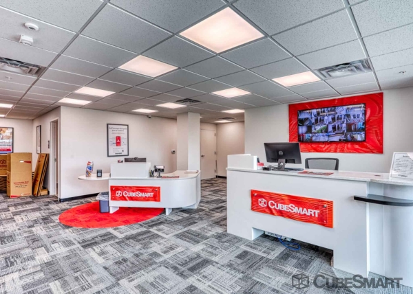 Facility photo: //images.sparefoot.com/medium/23750568946f4da0eac.jpg