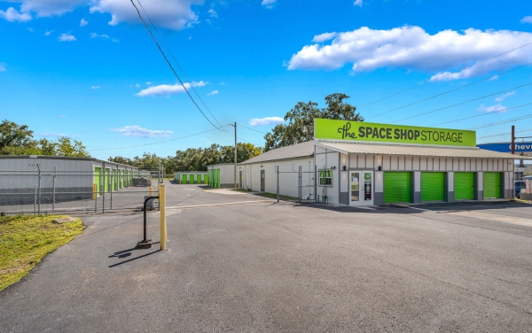 Facility photo: //images.sparefoot.com/medium/23759568da9b1e48539.jpg