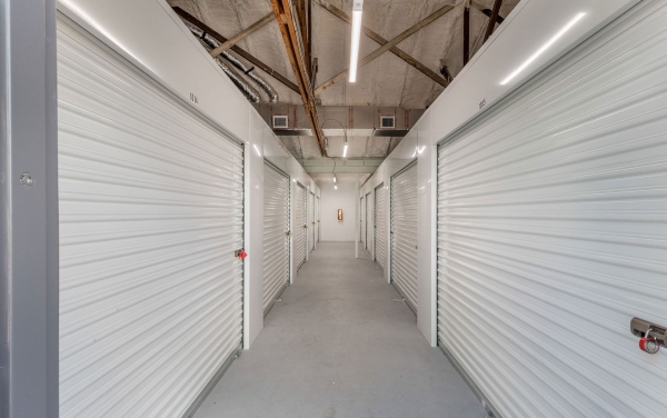 Facility photo: //images.sparefoot.com/medium/23759568da9b20b50c2.jpg