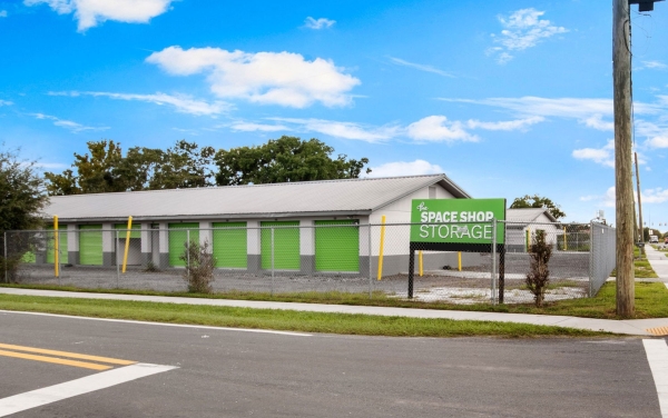 Facility photo: //images.sparefoot.com/medium/23759668e947bf92c74.jpg