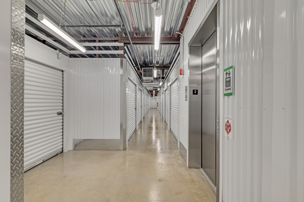 Facility photo: //images.sparefoot.com/medium/23761269da6a567d14d.jpg