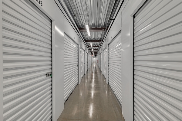 Facility photo: //images.sparefoot.com/medium/23761269da6a59c6ca8.jpg